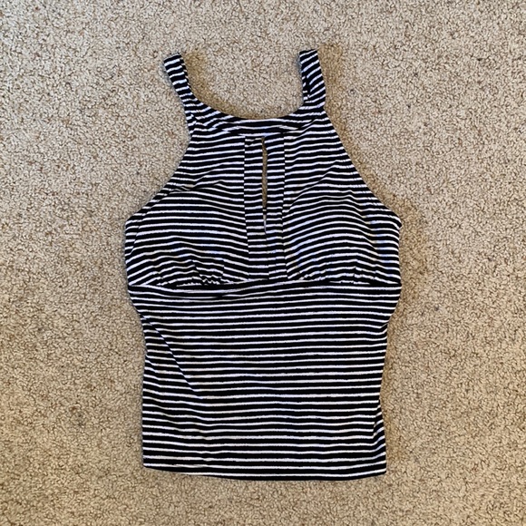 EUC - APT 9 Beach Tankini
Bathing Swim Suit Top
Black/White (Size M)
Striped - Picture 1 of 4